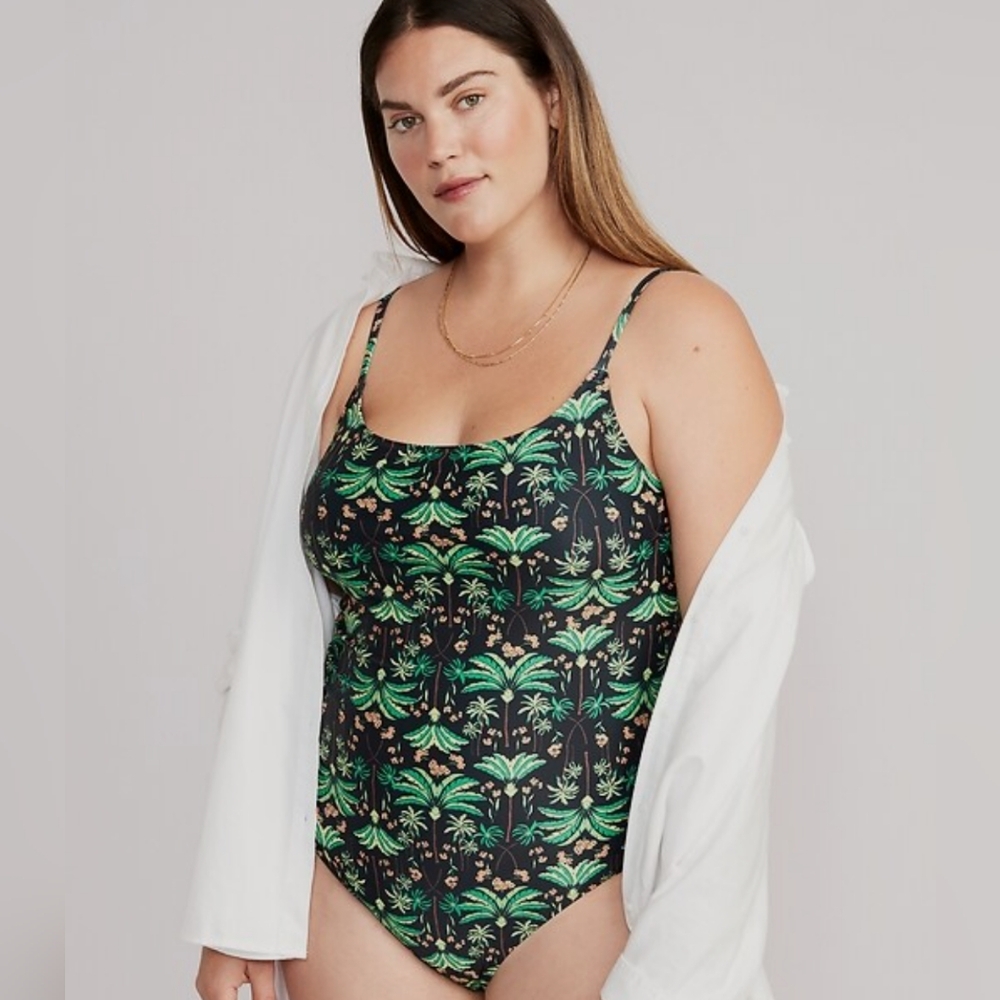 Old Navy Plus Size Tropical Print Women's Swimsuit